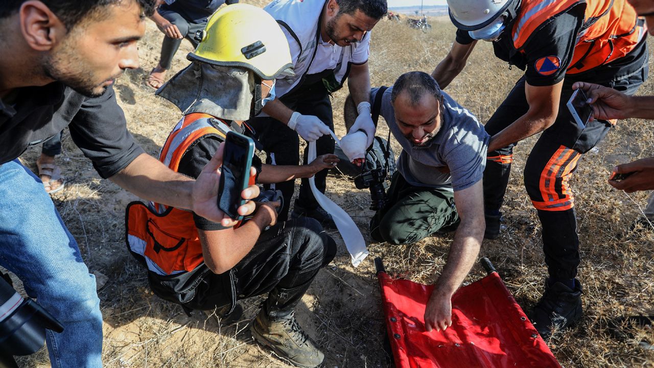 İsrail askerleri Gazze sınırında 9 Filistinliyi yaraladı