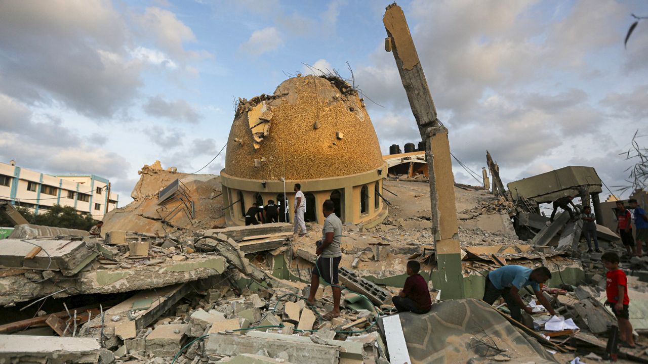 İsrail'in Gazze'ye günlerdir düzenlediği saldırılarda 9 cami tamamen yıkıldı