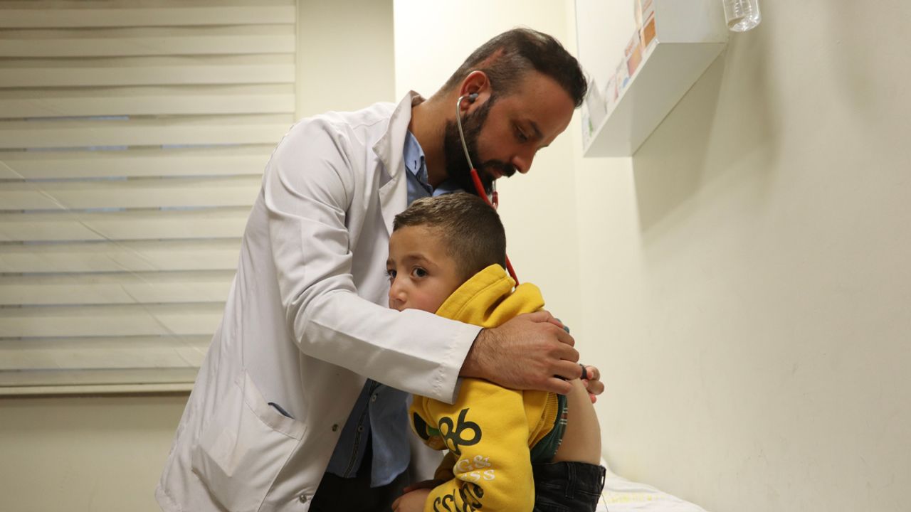 Siirt'te görevli Filistinli doktor, Gazze'deki ailesinin hayatından endişe duyuyor