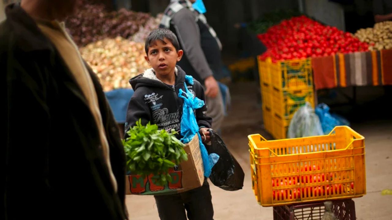 Gazze'de hayatta kalma mücadelesinin bir başka yüzü "çocuk işçiliği"