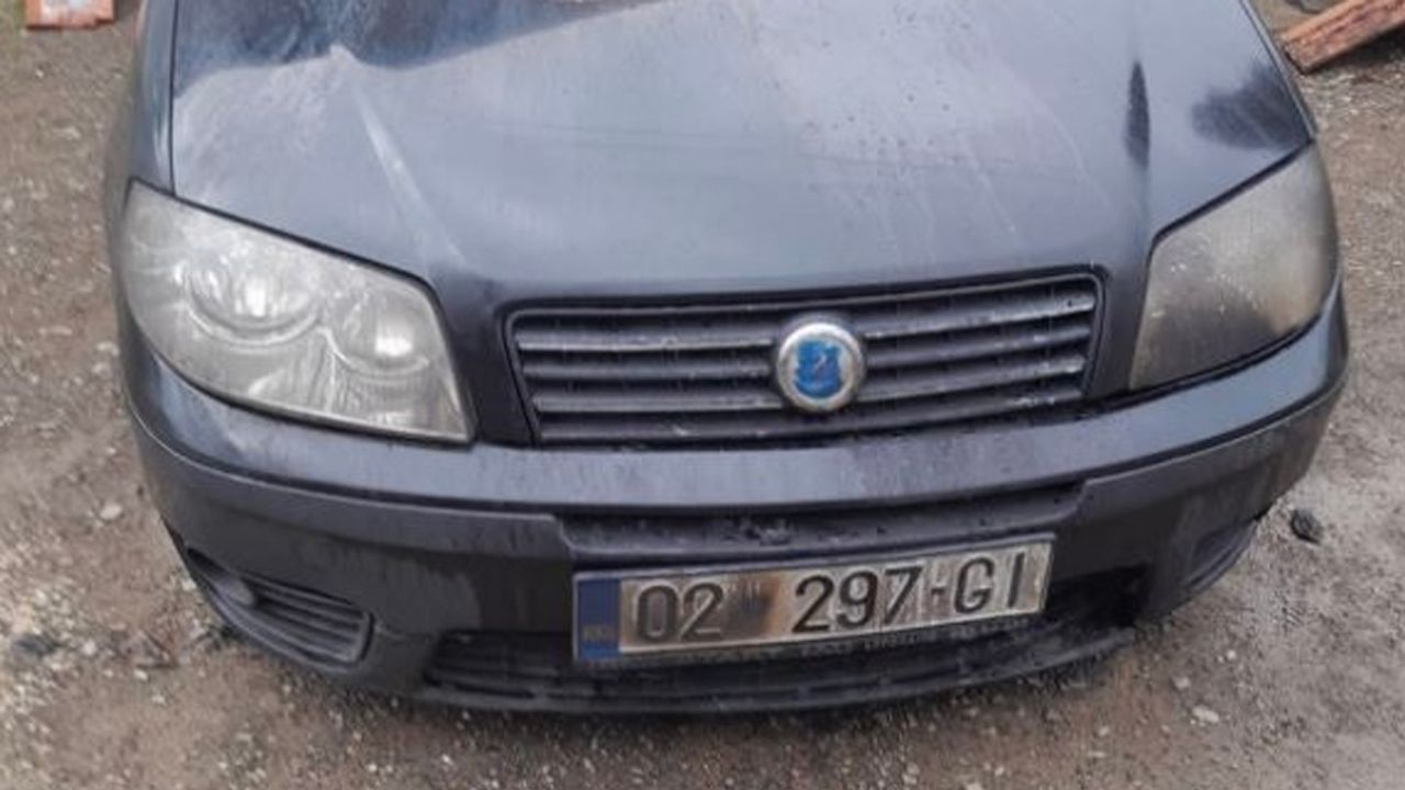 Kosova'nın kuzeyinde belediye meclis başkanının aracı kundaklandı