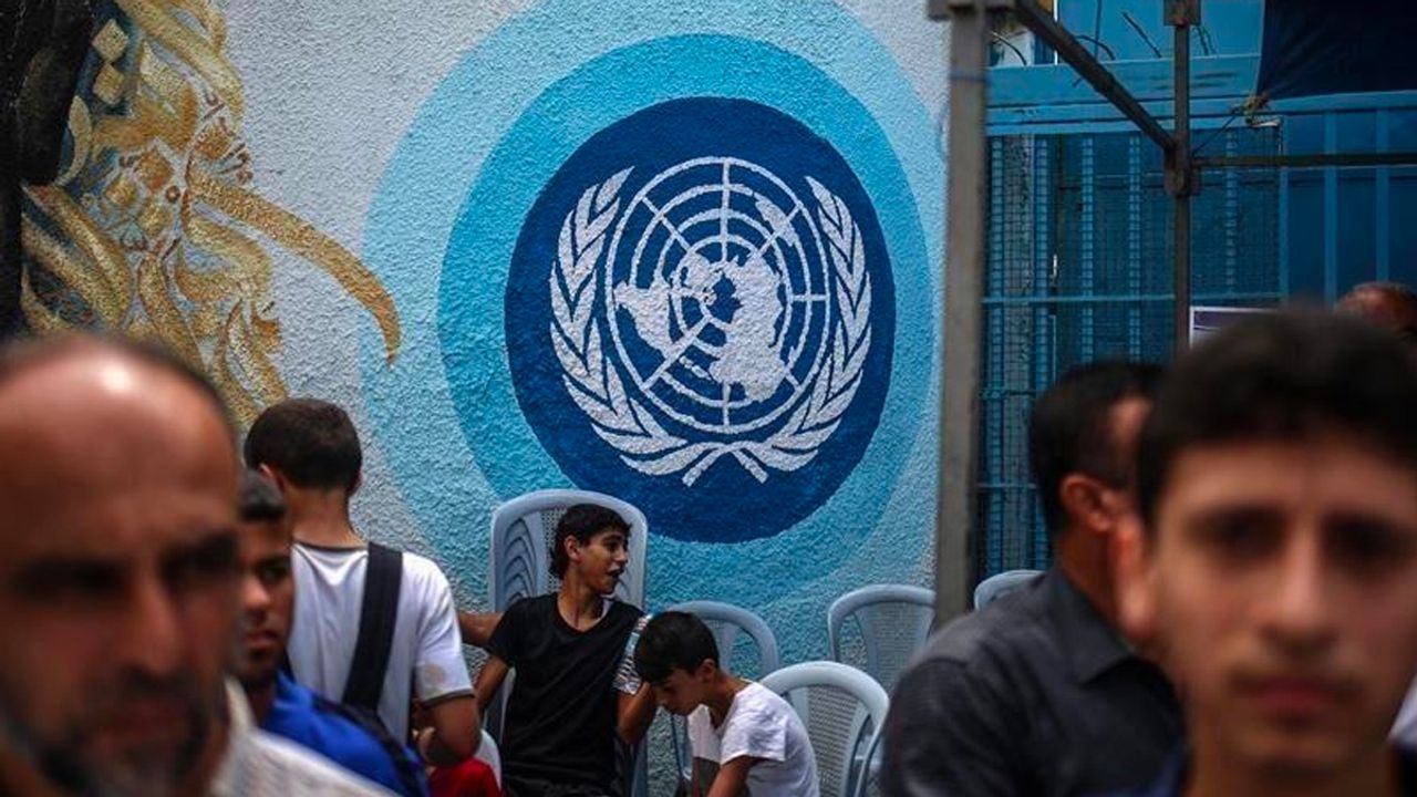 Fransa UNRWA'ya finansal desteğini askıya aldı