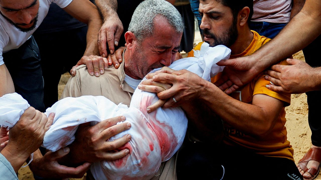 İsrail'in 120 gündür devam eden saldırılarında Gazze'deki can kaybı 27 bin 238'e çıktı