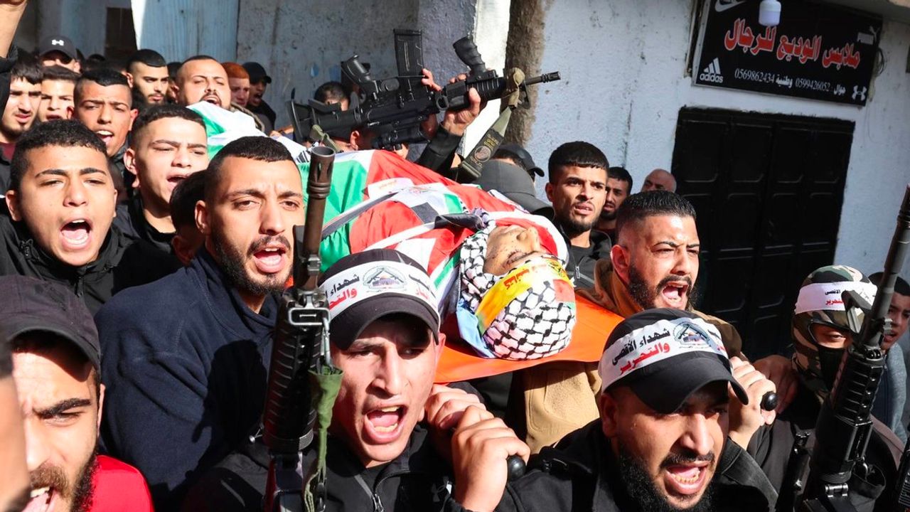 İsrail güçleri, Batı Şeria'da Filistinli bir çocuğu öldürdü, 3 kişiyi yaraladı