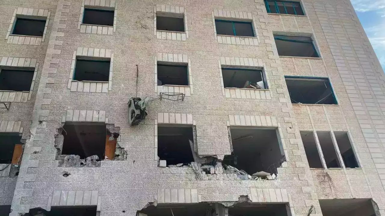 İsrail'in saldırılarında Gazze'deki Hasta Dostları Hastanesi harabeye döndü