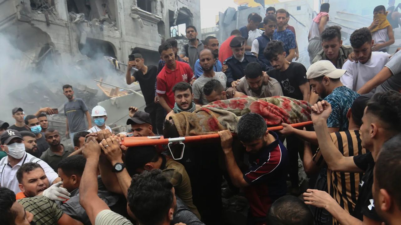 İsrail'in Refah'a düzenlediği saldırılarda onlarca kişi öldürüldü
