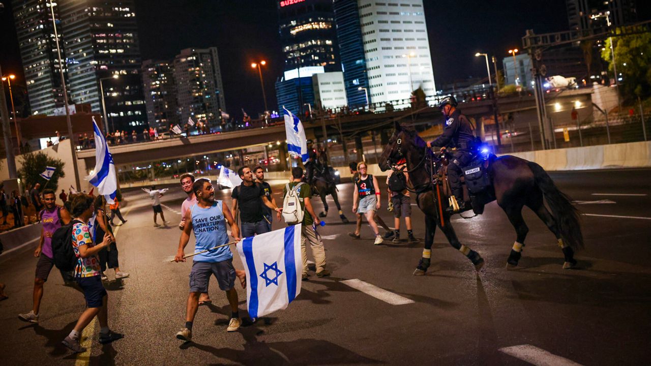 Tel Aviv’de Netanyahu hükümeti karşıtı gösteride 11 kişi gözaltına alındı