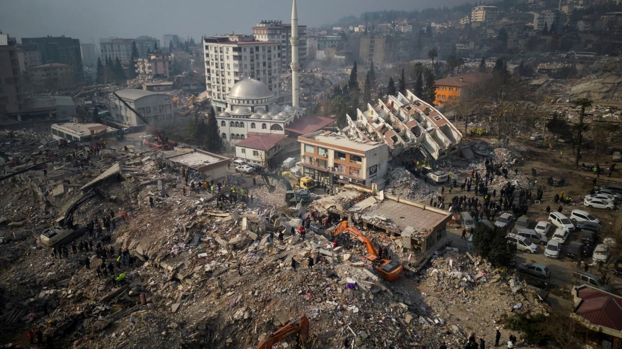 Depremlerden etkilenen 11 il, bir yılda 57 bin 15 kez sallandı