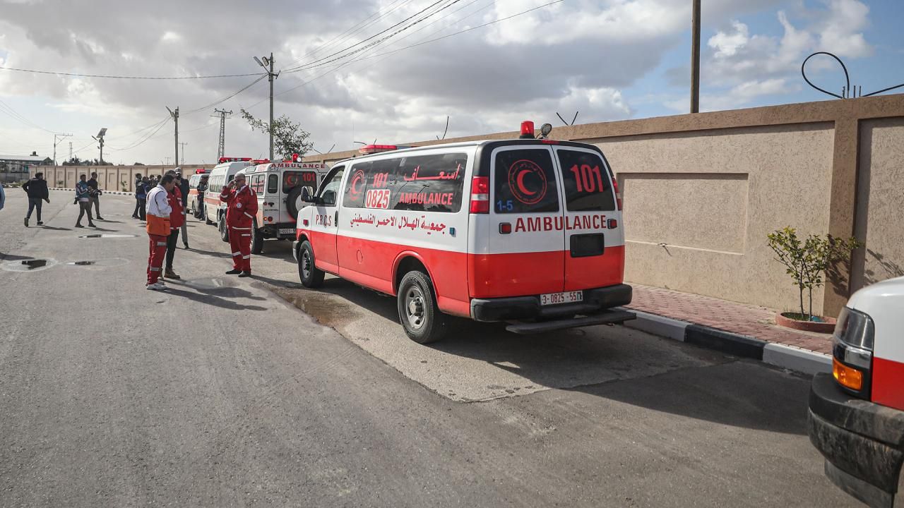 İsrail, Emel Hastanesi yöneticisini bilinmeyen bir yere götürdü