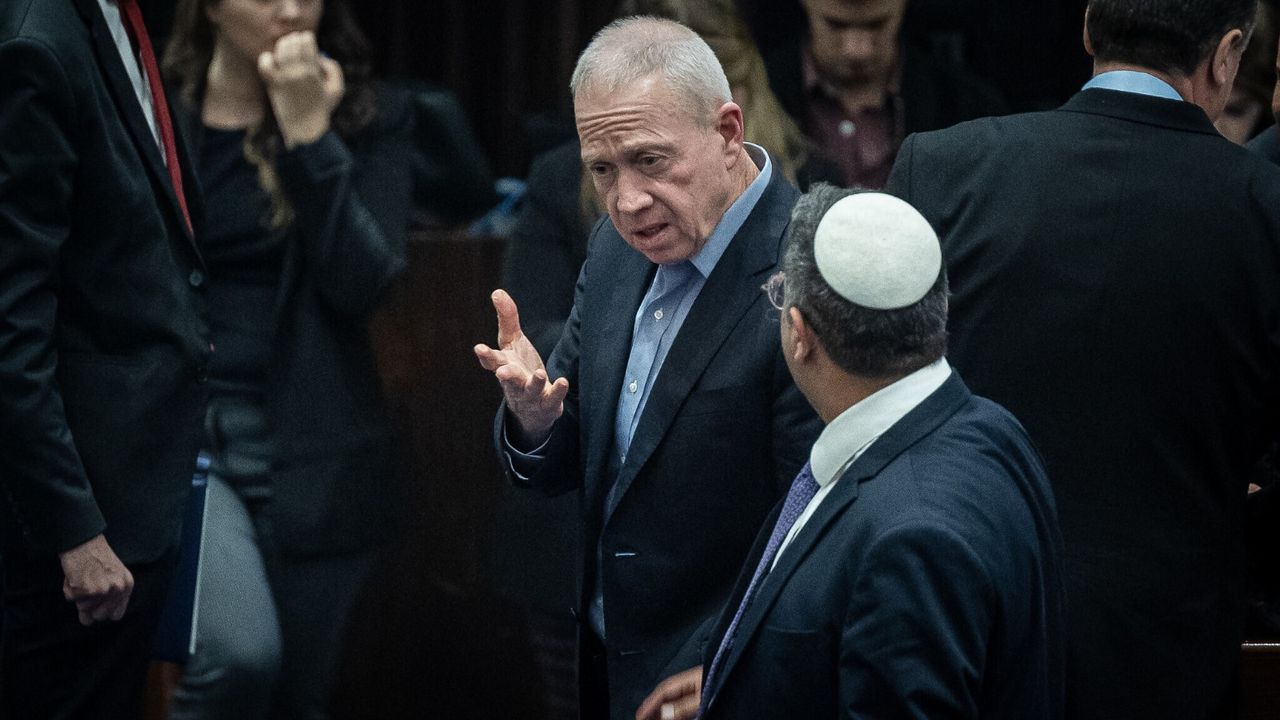 İsrailli bakanlar birbirine girdi: Yetki tartışması suçlamalara döndü
