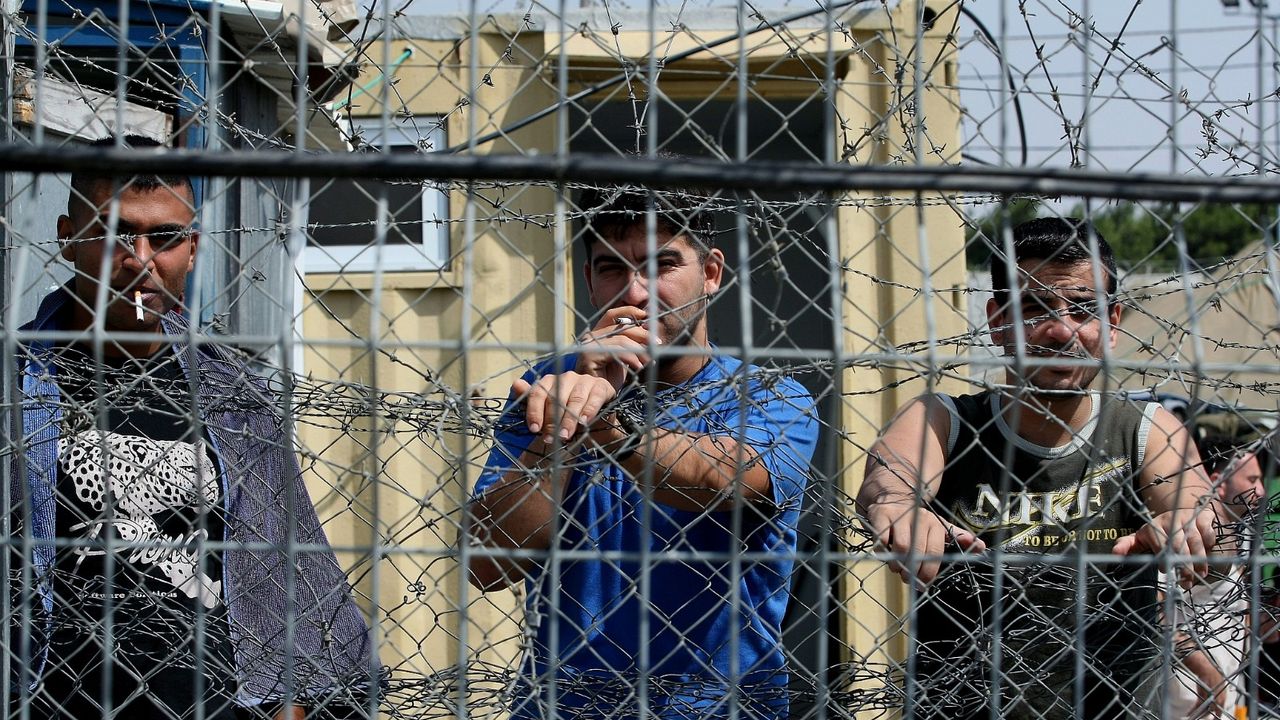 Filistinlilerin hapsedildiği İsrail hapishaneleri alarm verdi: Tek hücrede 13 mahkum!