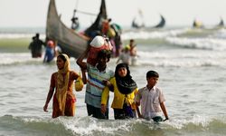 Arakanlı mültecileri taşıyan tekne Endonezya'ya ulaştı