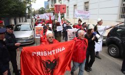 Arnavutluk’ta, Kosova’ya Destek Eylemi Düzenlendi