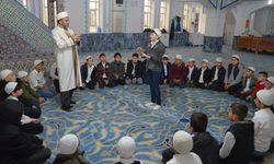 Eğitimi Eğlenceyle Buluşturan İmam Çocuklara Camiyi Sevdiriyor