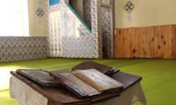 Yüzlerce Yıllık El Yazması Kur'an Cüzleri Korumaya Alındı