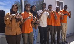 Sudan’ın "en sessiz" kafesinde siparişler işaret diliyle alınıyor