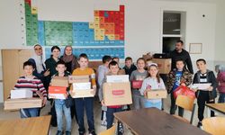 Bosna Hersekli öğrencilerden depremzedelere oyuncak yardımı