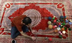 İranlı halı tamircileri, dokuma halıları "yeniden hayata döndürüyor"