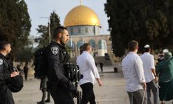 Guardian: İsrail Mescid-i Aksa'da statükoyu bitiriyor