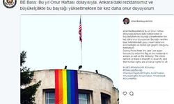 Ankara'da ABD büyükelçiliğine LGBT paçavrası astılar!
