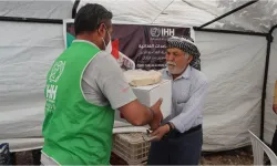 İHH ve BM'den Suriye'de 4 bin 425 depremzedeye gıda desteği