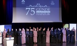 "75 Günde Hafızlık Programı"nı tamamlayan hafızlar taç taktı