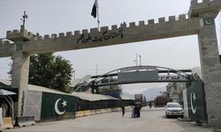 Afganistan ile Pakistan arasındaki Torham Sınır Kapısı açıldı