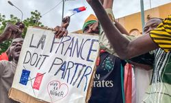 Fransa'nın askerlerinin bir kısmını çekmek için "Nijer'deki askeri yönetimle görüştüğü" iddiası