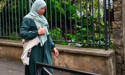 Fransa'da önü açık uzun elbise nedeniyle derslere alınmayan Müslüman öğrenci şikayetçi olacak