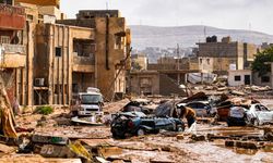 Libya ordusu kurtarma operasyonlarını kolaylaştırmak için Derne'yi tahliye ediyor