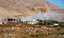 İsrail ordusu Golan Tepeleri'nde Esed rejimine ait geçici yapıları vurdu