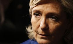 Fransa'da savcılık, aşırı sağcı Le Pen'i AB fonlarını zimmetine geçirmekle suçladı