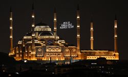 İstanbul'da Mevlit Kandili dualarla idrak edildi