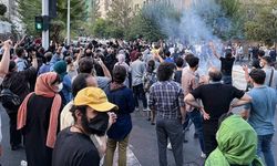 İran'da ülke yönetimine karşı gösteri düzenlendi