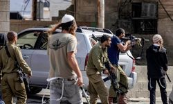 Batı Şeria'da düzenlenen silahlı saldırıda iki işgalci yaralandı