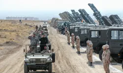 İran basınına göre ordu kuzeybatı sınırına askeri sevkiyat yapıyor