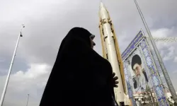 İran, üçüncü askeri görüntüleme uydusunu uzaya fırlattı