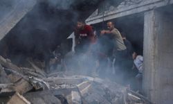 Gazze'deki İçişleri Bakanlığından "enkaz altında bulunanlar nedeniyle çevre felaketi" uyarısı