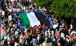 Lübnan'da cuma namazı sonrası Gazze için dayanışma gösterileri düzenlendi