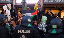 Alman polisi, Filistin'e destek gösterisi yapmak isteyen eylemcilere müdahale etti
