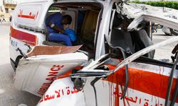 İsrail savaş uçakları, Gazze'de 4 ambulansı hedef aldı
