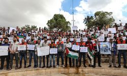 İdlib'de insani yardım çalışanları, Gazze'ye destek için gösteri düzenledi