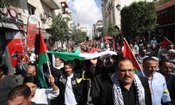İsrail’in Gazze’ye yönelik saldırıları Ramallah’ta protesto edildi