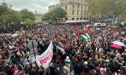 Paris'te yasağa rağmen Filistin'e destek gösterisi düzenleniyor