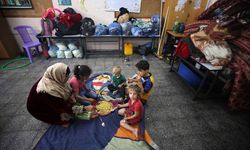 İsrail'in saldırılarından kaçan Lübnanlılar okullara sığındı