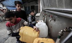 İsrail katliama doymuyor! Su taşıyan çocukları katlettiler