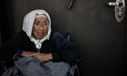 Filistinliler, Nasır Hastanesi'ne sığınarak yaşamlarını devam ettirmeye çalışıyor