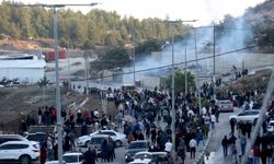 İşgalciler, serbest bırakılacak Filistinli esirlere gaz bombası attı!