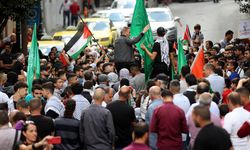 İsrail'in Gazze saldırıları işgal altındaki Batı Şeria'da protesto edildi