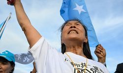 Uygur Türkleri San Francisco'da Çin Devlet Başkanı Xi Jinping'i protesto etti